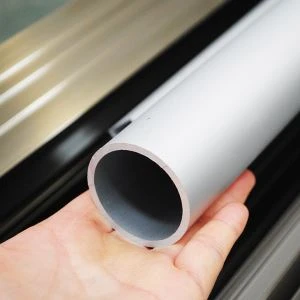 Tubes en aluminium extrudé ronds en stock