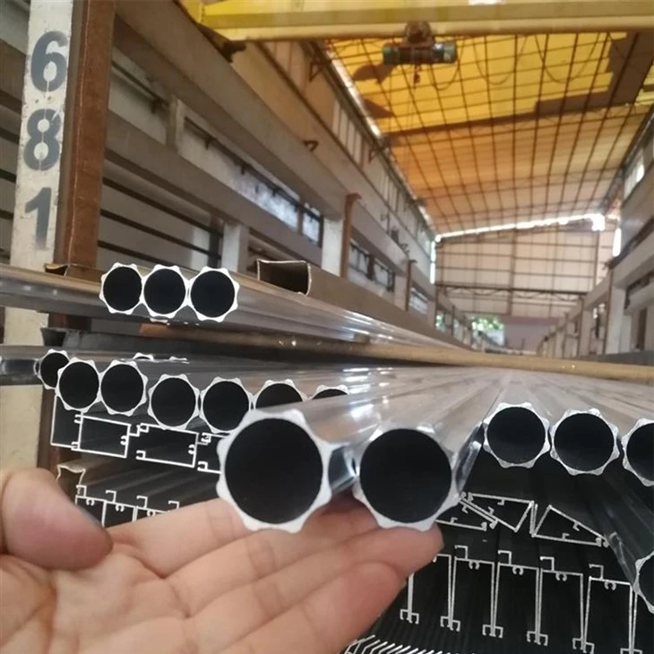 Extrusion d'aluminium octogonale